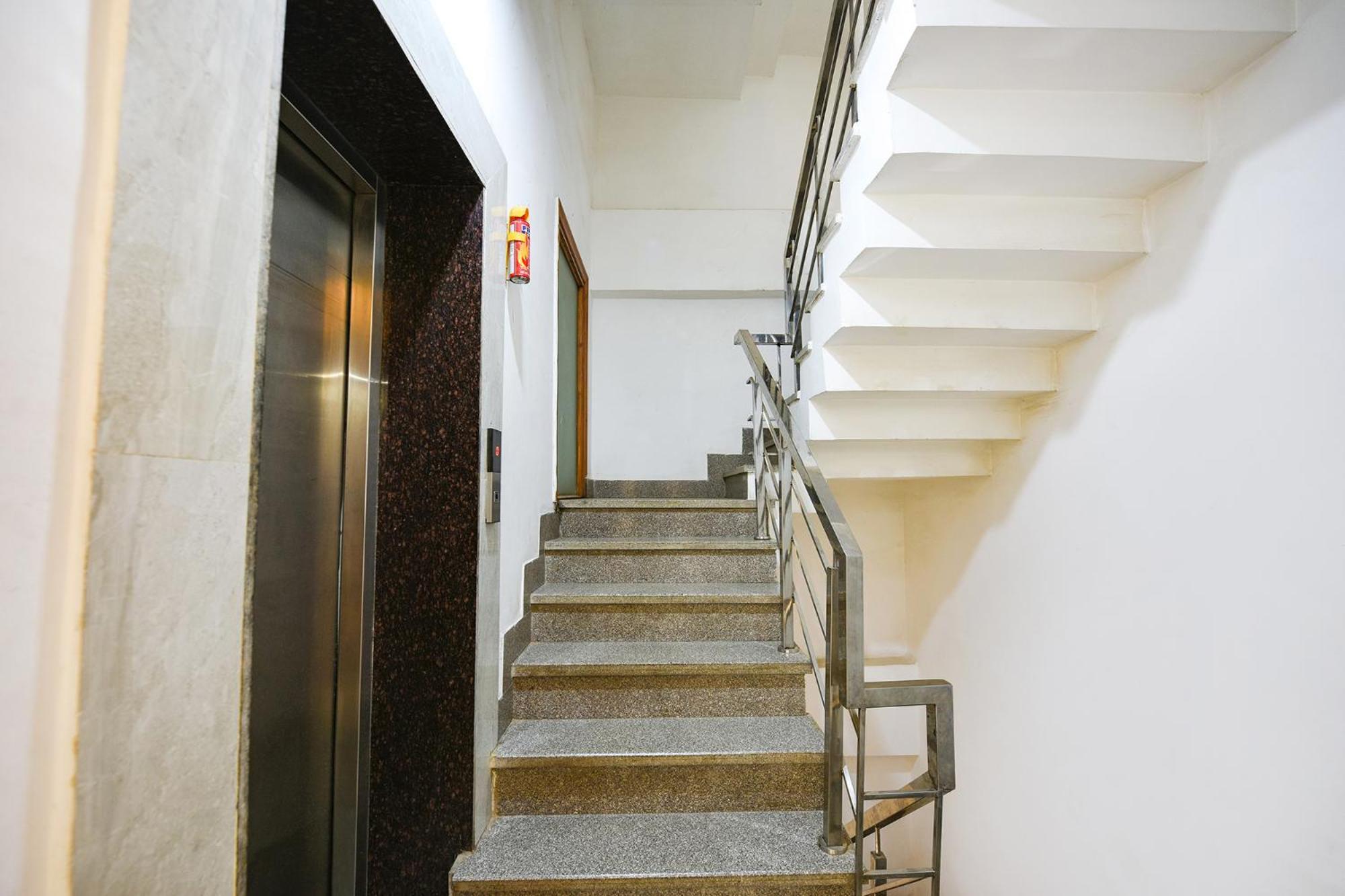 Fabhotel Indian I คูร์เคาน์ ภายนอก รูปภาพ